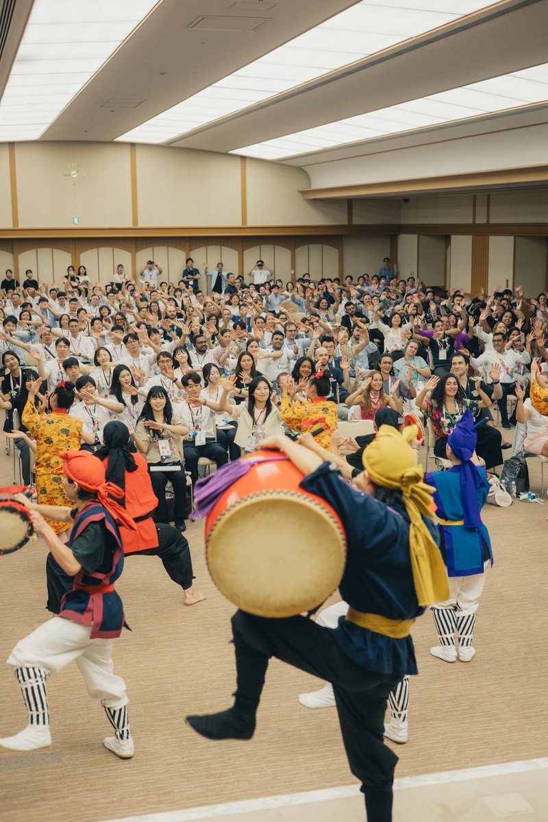 sgi_info's tweet photo. 🌏 Special News | SGI Youth Training Course 2026
The SGI Youth Training Course has begun, bringing together some 250 youth from 55 countries and territories across Asia, Africa, Central and South America, Europe, North America, and Oceania to study Buddhism and create new friendships.
The opening ceremony was held at the Soka Gakkai Headquarters in Tokyo on September 3. There were musical performances by Japanese youth and a faith experience by a member from the Philippines on the positive impact of practicing Buddhism on their life.
On September 4, an SGI discussion session took place at the headquarters. Discussions included reflections on the morning’s study lecture and how the youth envision the future. There was also a faith experience by a Malaysian member.
Explore the photos and videos and see the energy of youth who are moving forward together toward a more hopeful future! ✨
#SokaGakkaiNews #SGI #SokaYouth #YouthForPeace