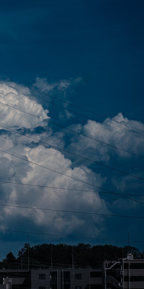 imari33_photo's tweet photo. 夏の入道雲。 https://t.co/76V7vEUCMi