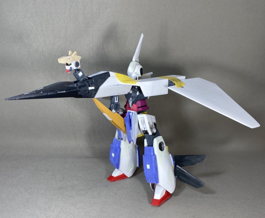 9696guruguru's tweet photo. ガンダムアブルホールTYPE-F
キット化されていないので、ミキシングとスクラッチで作りました
各種武装と可変機構もバッチリ再現しています。 https://t.co/WWaFiCPBLz