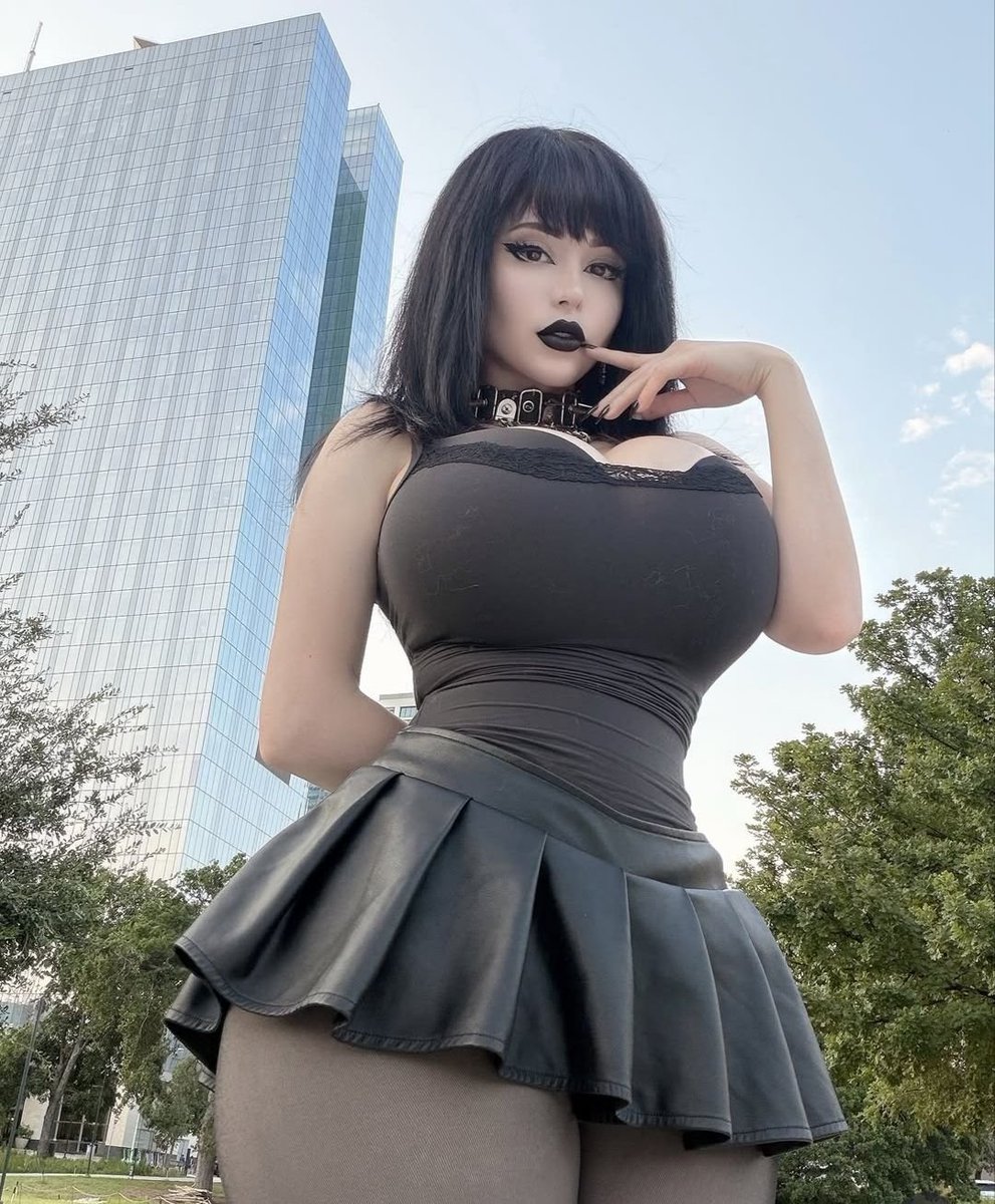 B1mboSissy's tweet photo. @RPTheStud Like, of course! https://t.co/XhNBfoemG7