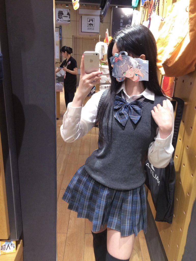 tianticos's tweet photo. 序号171 #杭州  163/87/a
冷脸萌微人机感超反差 
��柔性格好情绪稳定
引导性多功能女友感拉满
🉑免费自带jk/女仆/qqny、 🉑wt
#杭州学生妹 #杭州线下 #杭州御姐 

入门🚪永久看照 全国 🉑dd
秋秋：2692522385
飞机：https://t.co/x9HRIndWwD https://t.co/kAkocTmTP5