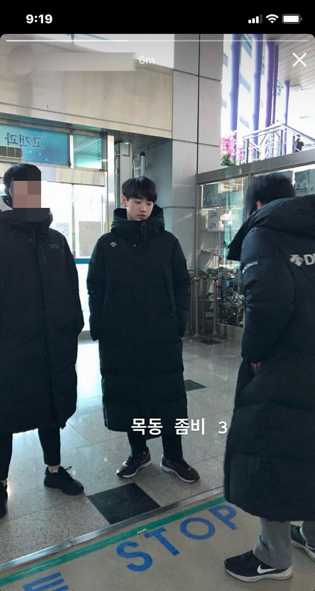LiLi021208's tweet photo. 성훈이 피겨+연습생 할 때 하루종일 동료선수들이랑 붙어있으면서도 혼자만 sns계정 없어서 늘 이렇게 태그없이 남의인스타에 덜렁 올라와잇었던거 뭔가엄청좋음..🤡 https://t.co/aBhcnRj7rY