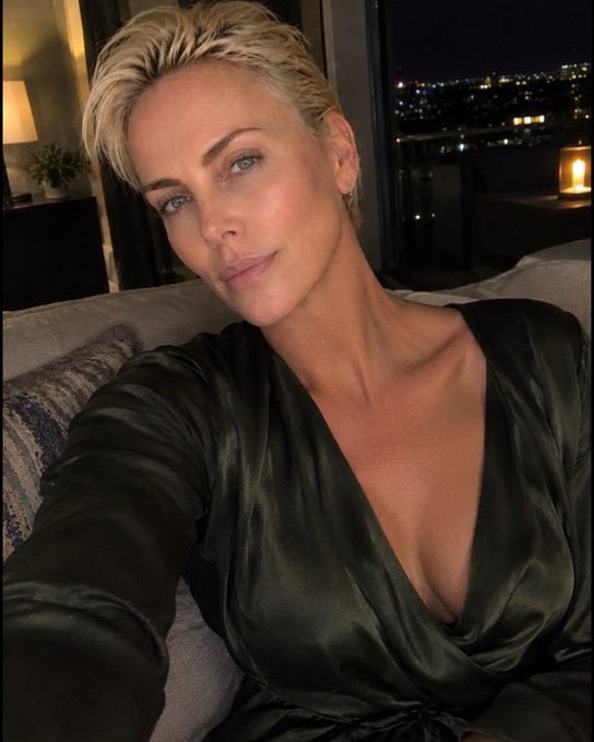 theron7264's tweet photo. How do i look tonight? 😋 https://t.co/Pi6V6BT05z