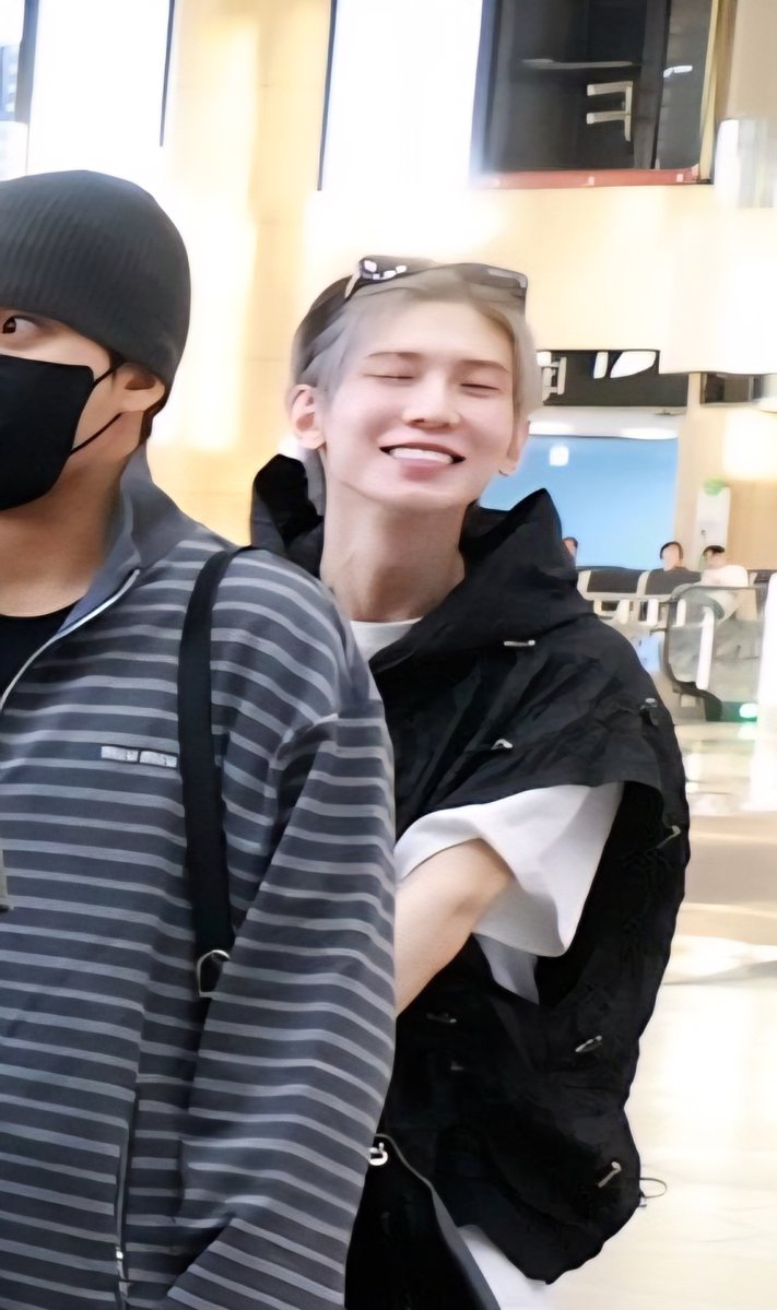 jaejune211's tweet photo. today's reason to smile is https://t.co/jPatLS5F8q