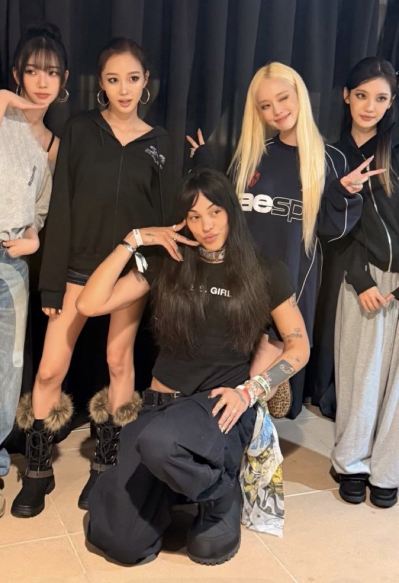 stagepopbr's tweet photo. PABLLO VITTAR E AESPA, ESSE É O TWEET!!! https://t.co/eWj4LxCz4N