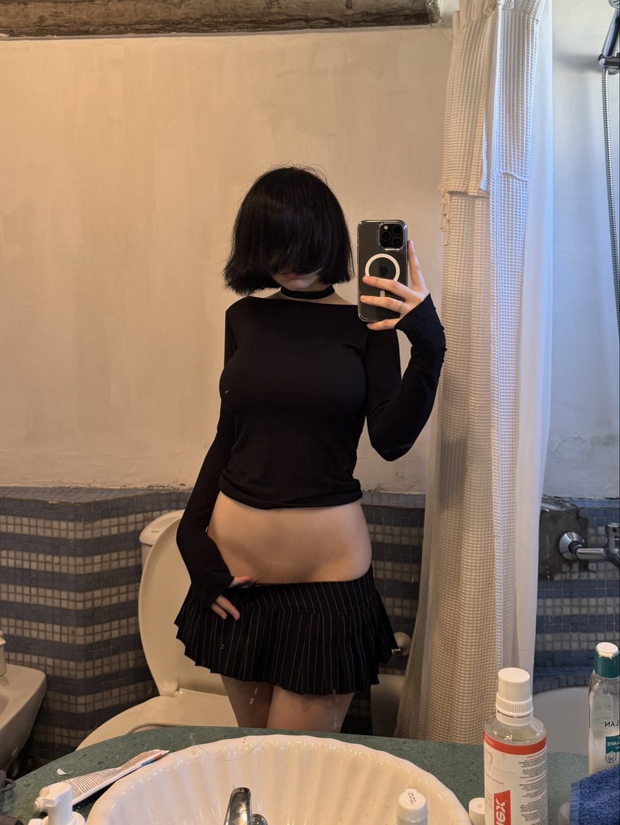 ponynicolexx's tweet photo. would you? https://t.co/xbALsG8M21