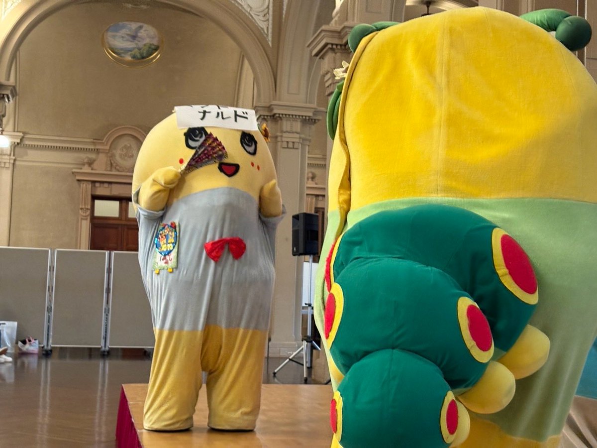 funassyiland_k's tweet photo. おはようございます

昨日のふなっしーLAND大阪梅田店11周年イベント
たくさんのご来場ありがとうございました！

梨ファミリーと皆様の笑顔に溢れる楽しい時間でした

またこのホールの素晴らしさにはテンションあがりますね

これからもふなラン梅田店をよろしくお願いします！ https://t.co/Dno1uvuuR4