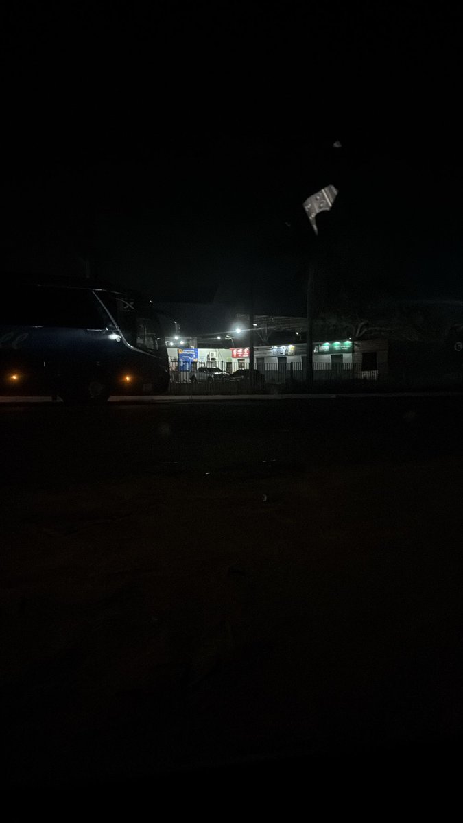 ivansouss's tweet photo. entrei com o carro na entrada dos ônibus na rodoviária 💀acho que vou tomar a maior multa da história da smtt https://t.co/QqiBgn44jd