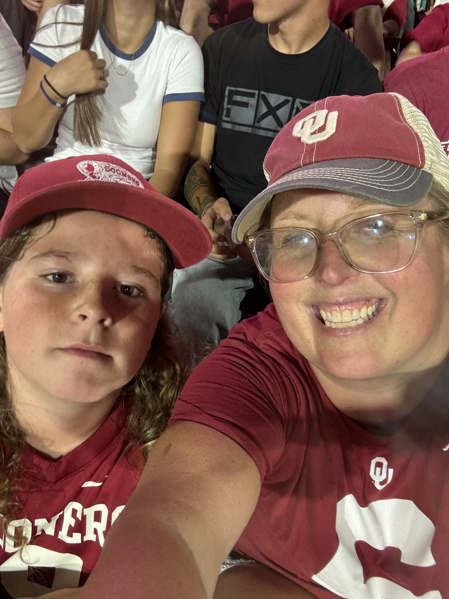 SoonerTiff_215's tweet photo. 📍GFOMS #BEATUTEP https://t.co/5i1RKkeub1