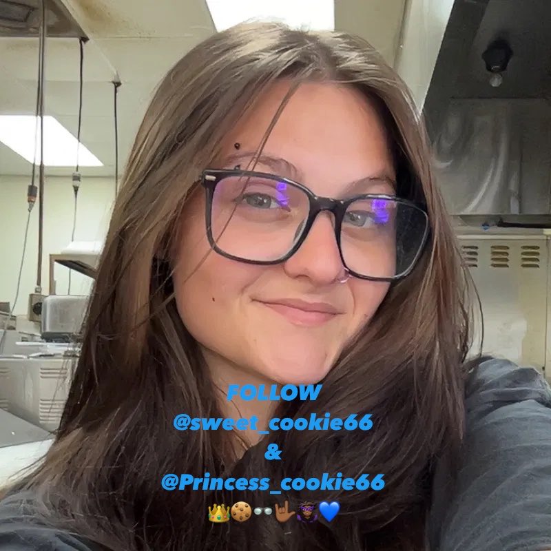 iamMiahxMiles14's tweet photo. MOMMY 😍🫶🏾😇👑🍪👓😏🍌💦🤟🏾🦹🏾💙
🤳🏻: @milfwithnokids6 👑🍪
FeetFinder 🟣 @Princess_cookie66 https://t.co/BQDxdhKsyD
#footmodel 👣💃🏻
#shoutout 📢
My YouTube ▶️🔴 @iamMiahxMiles14 🕸️⚡️& @JScottBallin14 🏀
My PS 🎮🔵 MiMi Scott
My Snapchat 👻🟡 @iammimi14
My Reddit 👽🟠 @iamMiMi14 https://t.co/pPcdGylrZ6
