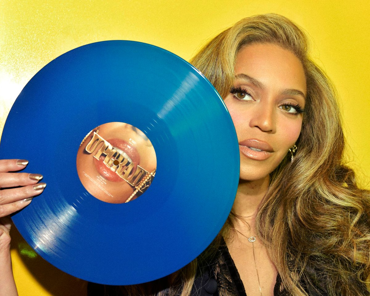BeyLegion's tweet photo. BEYONCÉ. 🐝

#BDAY20 https://t.co/qkRW0TLwh3