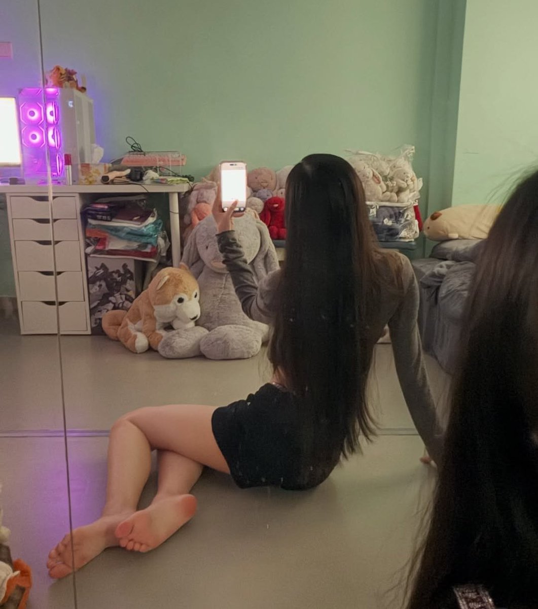 soleslickr's tweet photo. #xmm #sgxmm #sgfeet https://t.co/qgFS738qeh
