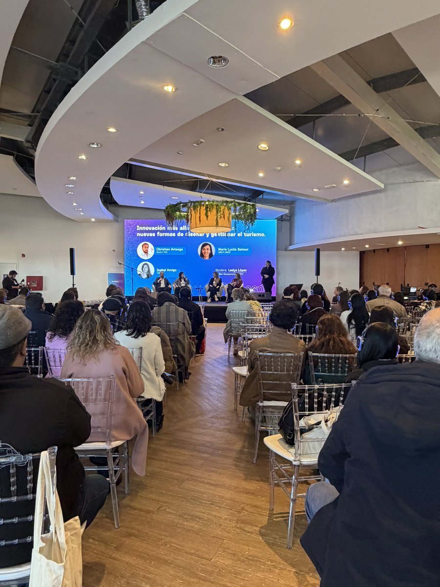 HelicetB's tweet photo. “El valor que generas está directamente relacionado con las habilidades que desarrollas y pones en acción” @borja_castelar 

Fue una conferencia magistral en el marco de la Feria de Turismo 360 en #Montevideo https://t.co/kvtQj4hOqY