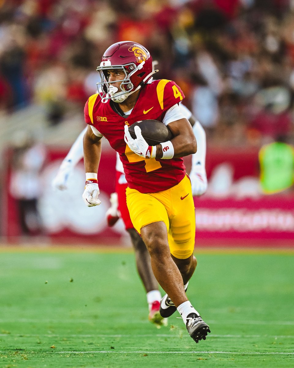 USC Football ✌️: .@mosley5_trent took off 🚀