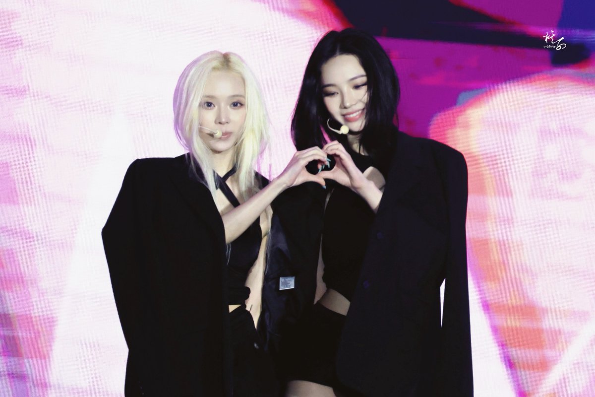 BuYiWeiQi's tweet photo. 260904 
SYNK : COMPLæXITY in São Paulo

#지민정 #jiminjeong 
#에스파 #aespa https://t.co/YX3QTvvp8Y