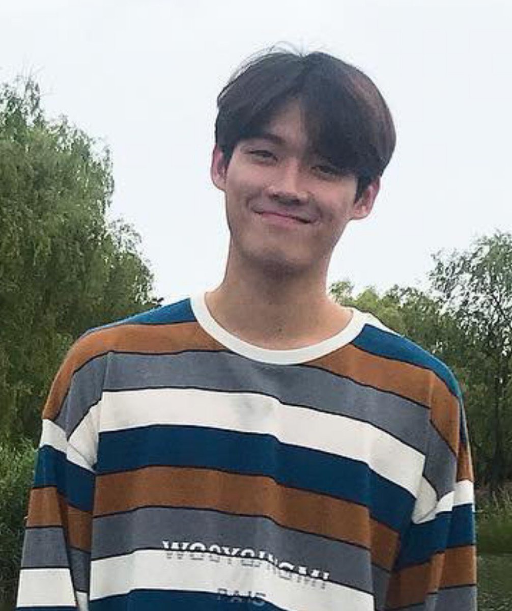 strawberiuuu's tweet photo. this siwoo with this yoonsik 

LUCUUUU WOY 😭🤏 https://t.co/whtuO7dl7P