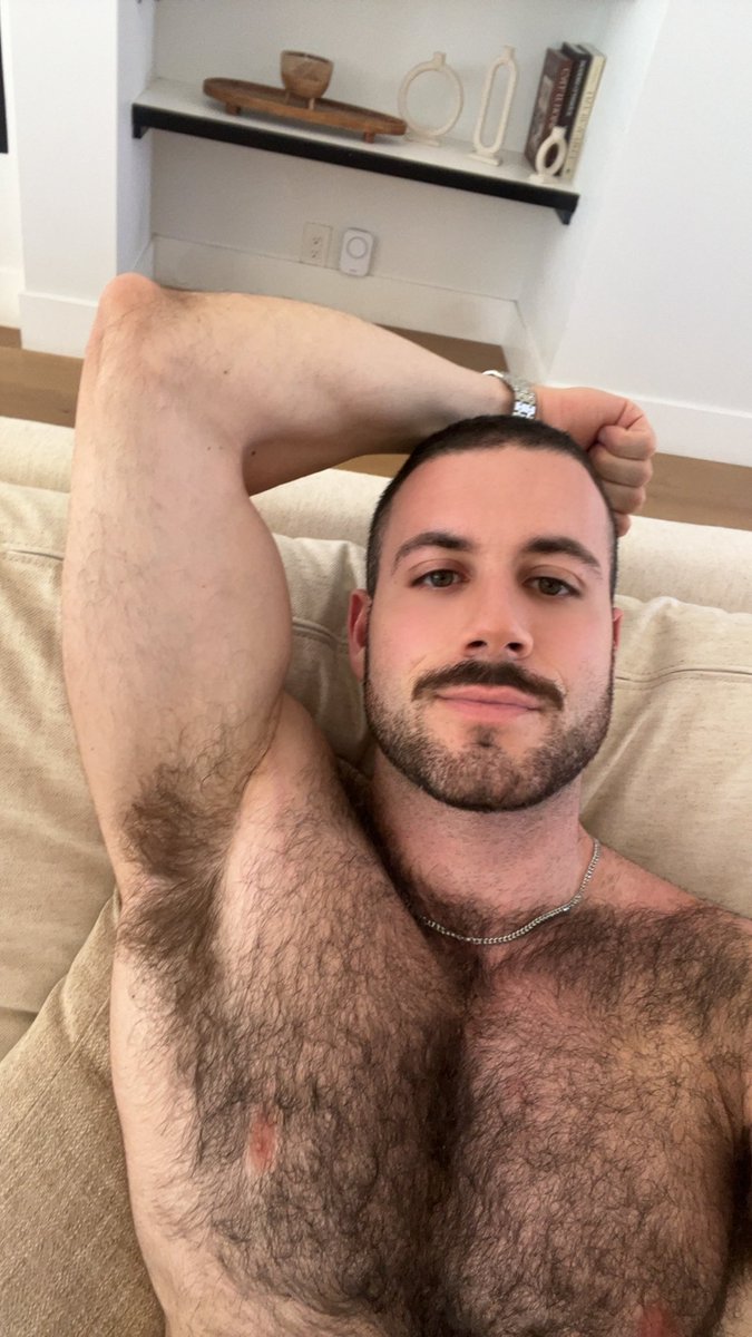 Brooksattack's tweet photo. Should I keep my hair or shave? https://t.co/cogiK7ALuZ