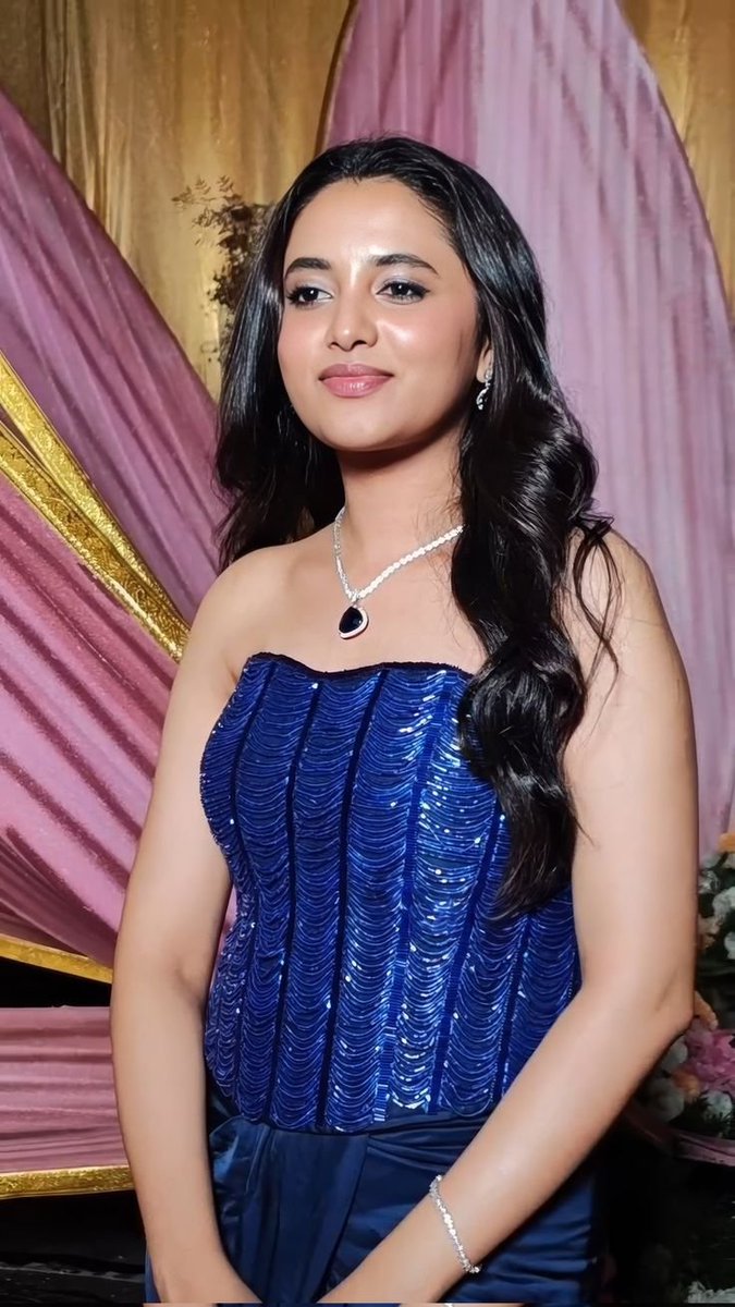 Subbu_lakshmi2k's tweet photo. Good Morning Darlings 🫶💓 https://t.co/RHCFSoUo1P