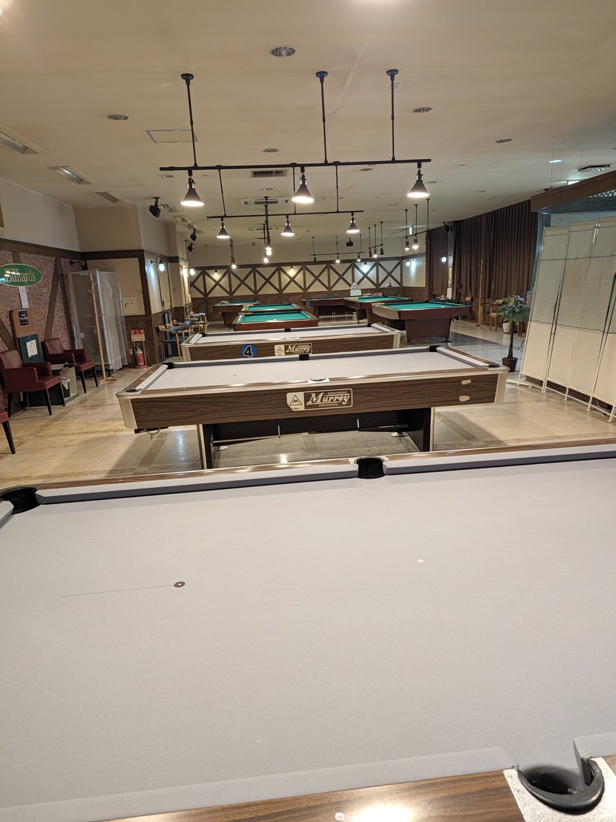 TR9336's tweet photo. 🎱トレジャー吉原からのお知らせ🎮
本日は【深夜5時まで営業】‼️
ビリヤード台のラシャ張り替えが完了しました✨
新品ピカピカのラシャで、気持ちよくプレーできます🎱

夜更かしするならトレジャー吉原へ！
皆様のご来店をお待ちしております🙇 https://t.co/0dMeeIrnYX