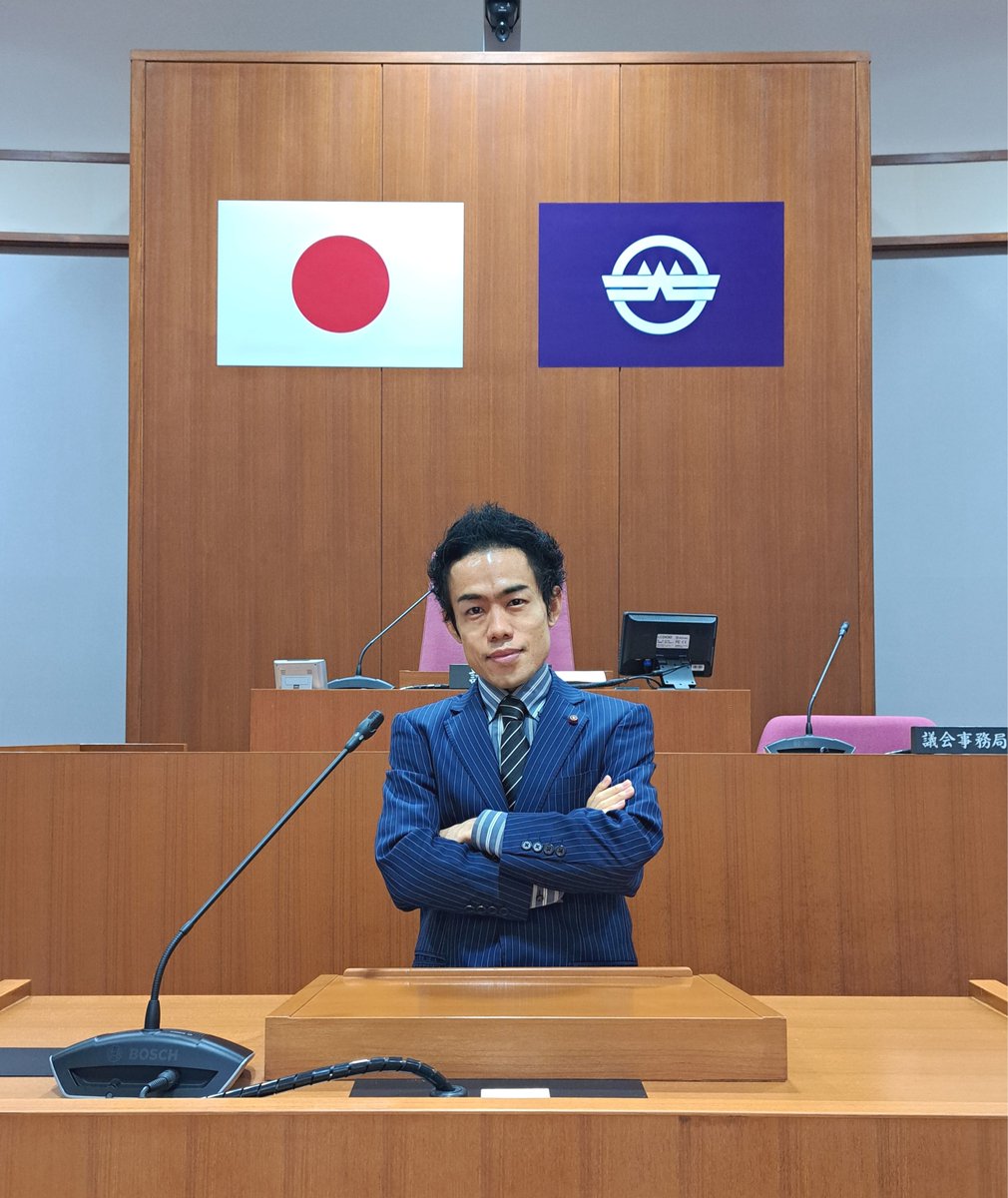hagi_k1's tweet photo. 生活保護、なぜ日本人より外国人のほうがもらいやすいか
【 日本人 】
・窓口で嫌味を言われて渋られる
・親族に「養えませんか？」と連絡されて恥をかかされる
・資産を徹底的に調べられて換金
【 外国人 】
・嫌味を言われても日本語ワカラナイ
・日本人のプロ支援者が同行するので交渉に強い
・海外の親族には連絡しにくい（言葉が通じない）
・海外の資産は調べきれない

つまり外国人のほうが生活保護のハードルが低い。
おかしいだろ。
日本人のほうを助けろよ。
生活保護は日本人のための制度だ。