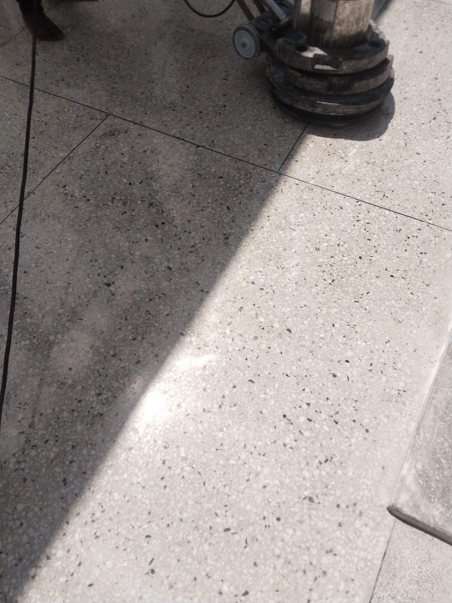 kyevoris's tweet photo. @kevinkamaumucha Mku kazi ya terrazzo na ombaa
Na concrete polishing https://t.co/PO8yanJb6U