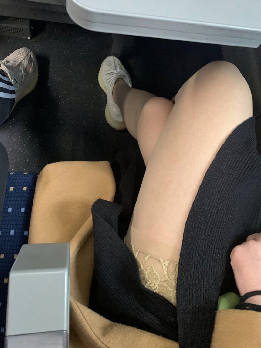 maurouckerman's tweet photo. 见面先聊聊天 有什么事请日后再说 https://t.co/vI9qQyCsyw