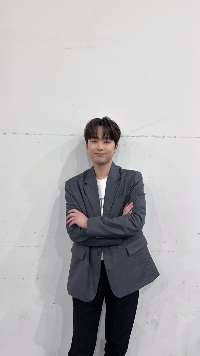 ChanWonOfficial's tweet photo. 📸 찬또그래퍼 📸

지난주에 이어 찾아가는
<불후의 명곡>😆

오늘도 잘생긴
찬원과 명곡 무대를 즐기러😍

오후 6시 5분
KBS2에서 본방사수!📺✨

#이찬원 #LeeChanWon
#불후의명곡 https://t.co/MWHBJPUFdN