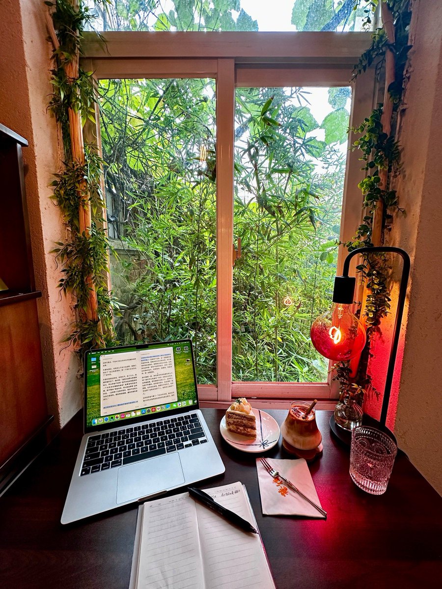 cakey986887's tweet photo. Just chilling with iced coffee and my favorite playlist on a lazy afternoon—this is the kind of slow, perfect vibe I need right now! https://t.co/VFkKoHjgmO
