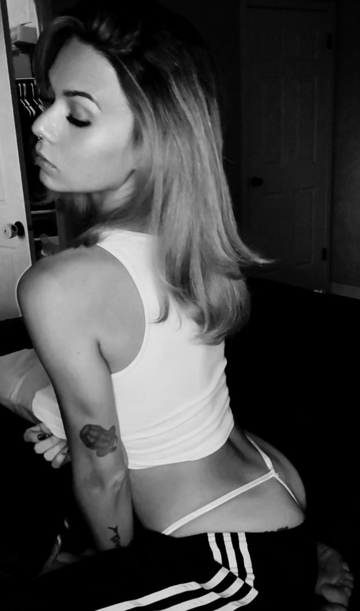 badddie_beaxo's tweet photo. #wlw #bigirl #polyamrous #florida #scorpio https://t.co/QqzZRDOPga