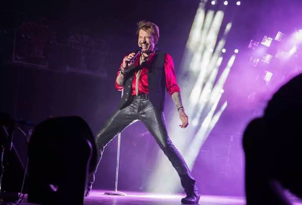 denisgueldry's tweet photo. Salut à tous les fans du Taulier Johnny Hallyday aux amies amis 🎶 je vous souhaite un très beau samedi avec un bon café ☕ bises Rock'n'roll blues 😘✌️🦅🎸🐺🙏#TeamHallyday #EternelJohnny #DuRespectAJohnnyEtLaeticia #JohnnyHallydayDéjà83Ans @LHallyday @JohnnySjh https://t.co/umcVNTlqi0