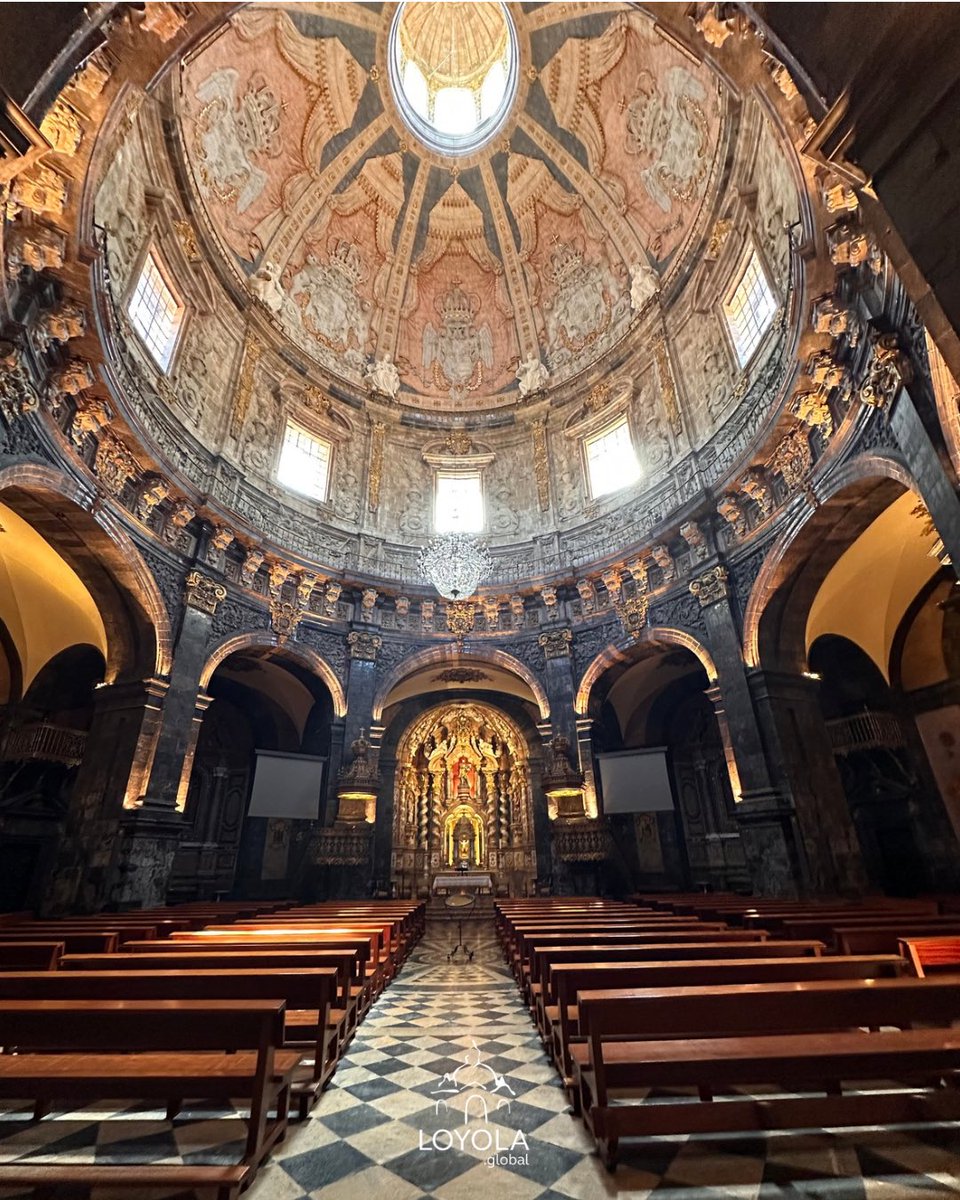loiolaglobal's tweet photo. Esta mañana, la Basílica de San Ignacio de Loyola, será testigo de la entrega perpetua al Señor en su Compañía, de cinco jóvenes: Adrián, Alberto, Alex, Borja e Iván;  y ahora, prometen al Señor vivir una vida en castidad, pobreza y obediencia
#Jesuitas #Loyola #SantuarioDeLoyola https://t.co/FpEOcJJ4OE