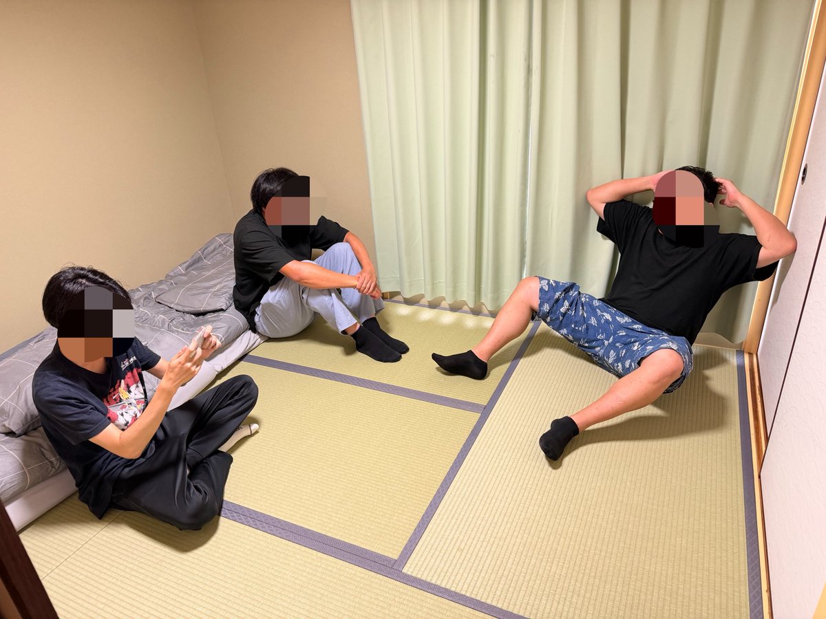 taishiworks's tweet photo. オタク
宿着いて畳だと分かった瞬間これでまじで鬱 https://t.co/uvSW4B2pO8