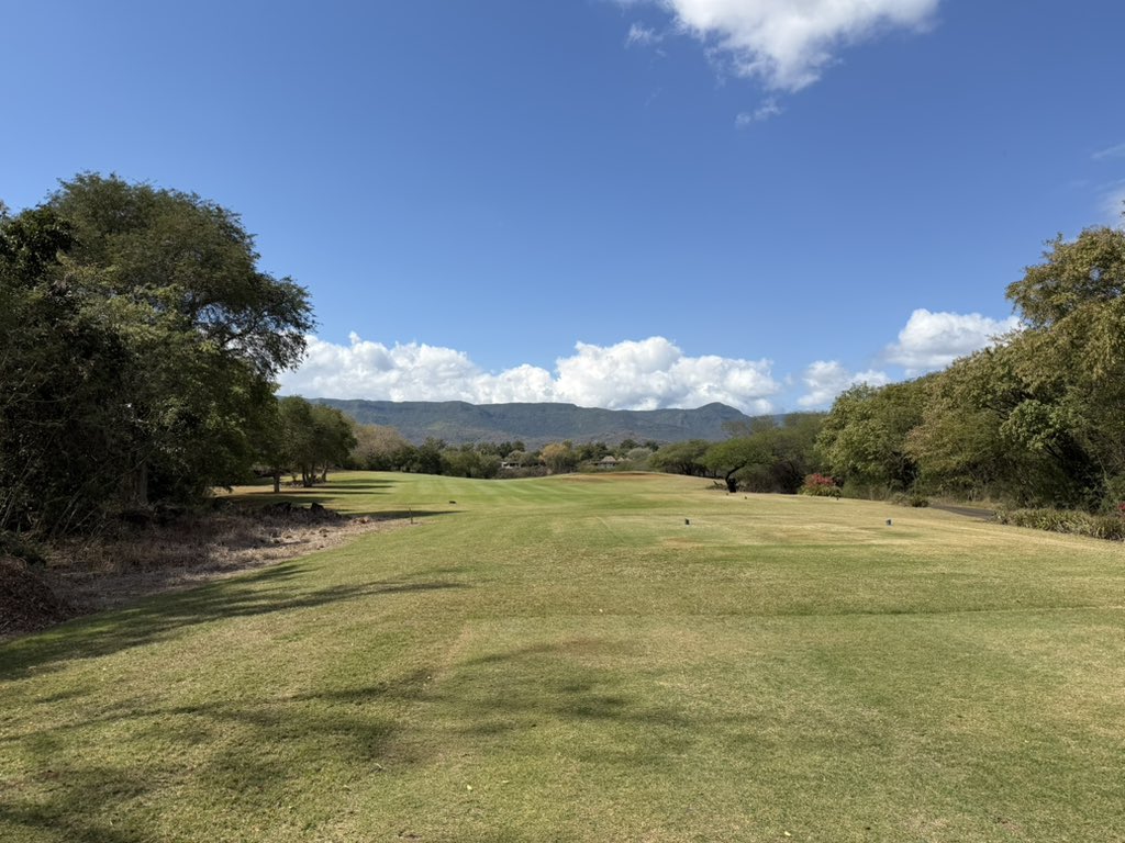 Davedewet's tweet photo. Beautiful day to improve my golf https://t.co/cyWZ7aQeFR