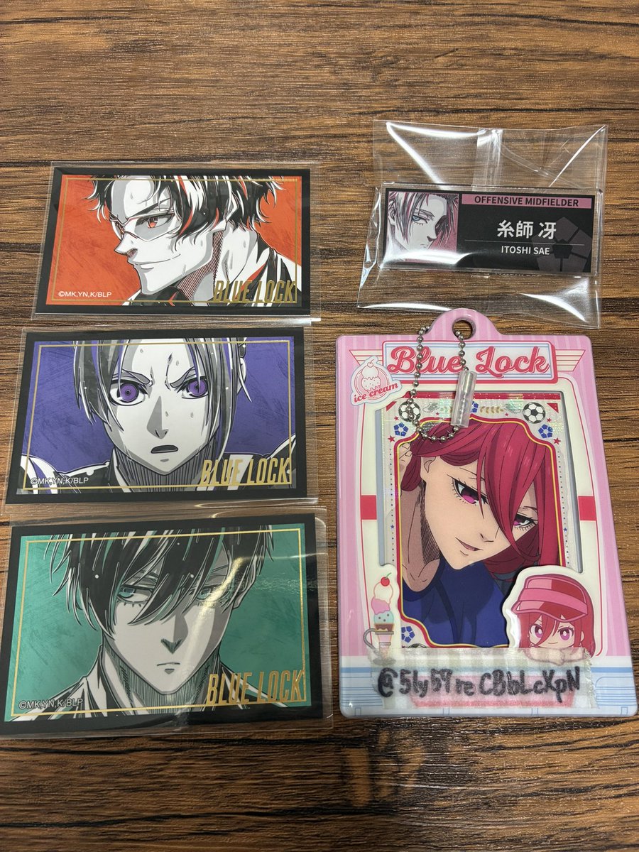 5ly57reCBbLcXpN's tweet photo. 【交換】ブルーロック Ani-Art アニアート BLACK LABEL第2弾
箔押しカード　アクリルネームプレート

譲▷雪宮、玲王、凛、冴

求▷千切

郵送のみ
1点から、検索からでもお気軽にお声がけください！ https://t.co/1Ed4l7jk6M