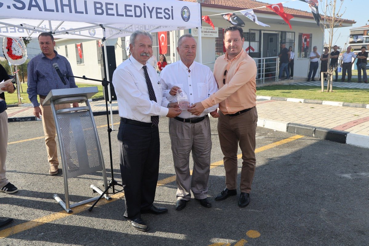 salihlitso's tweet photo. Salihli Kurtuluş Mahallesinde bulunan Doç. Dr. Sinan Ateş Parkı içerisine Salihli Belediyesi ve hayırseverler tarafından yaptırılan Timur – Nilüfer Kılınç Kardeşler 14 Nolu Aile Sağlığı Merkezinin açılışını gerçekleştirdik. Sağlık Merkezimizin İlçemize hayırlı olmasını dileriz. https://t.co/jplLleSsPb