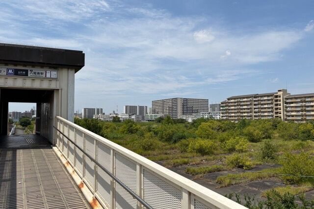 DAIOSAKA_'s tweet photo. 谷町線　

河内国発⇔河内国行き

大日駅⇔八尾南駅

を比較するぜ！

大日駅は、モノレールに乗り換え可能！
八尾南駅は、地上に車庫があるぜ！！

大日駅は、
イオンモールと大きなマンションがあるぜ！

八尾南駅は、
共産主義の駅舎と、雑草があるぜ！

住みたい方を選ぼう！ https://t.co/j0oij5l4dy