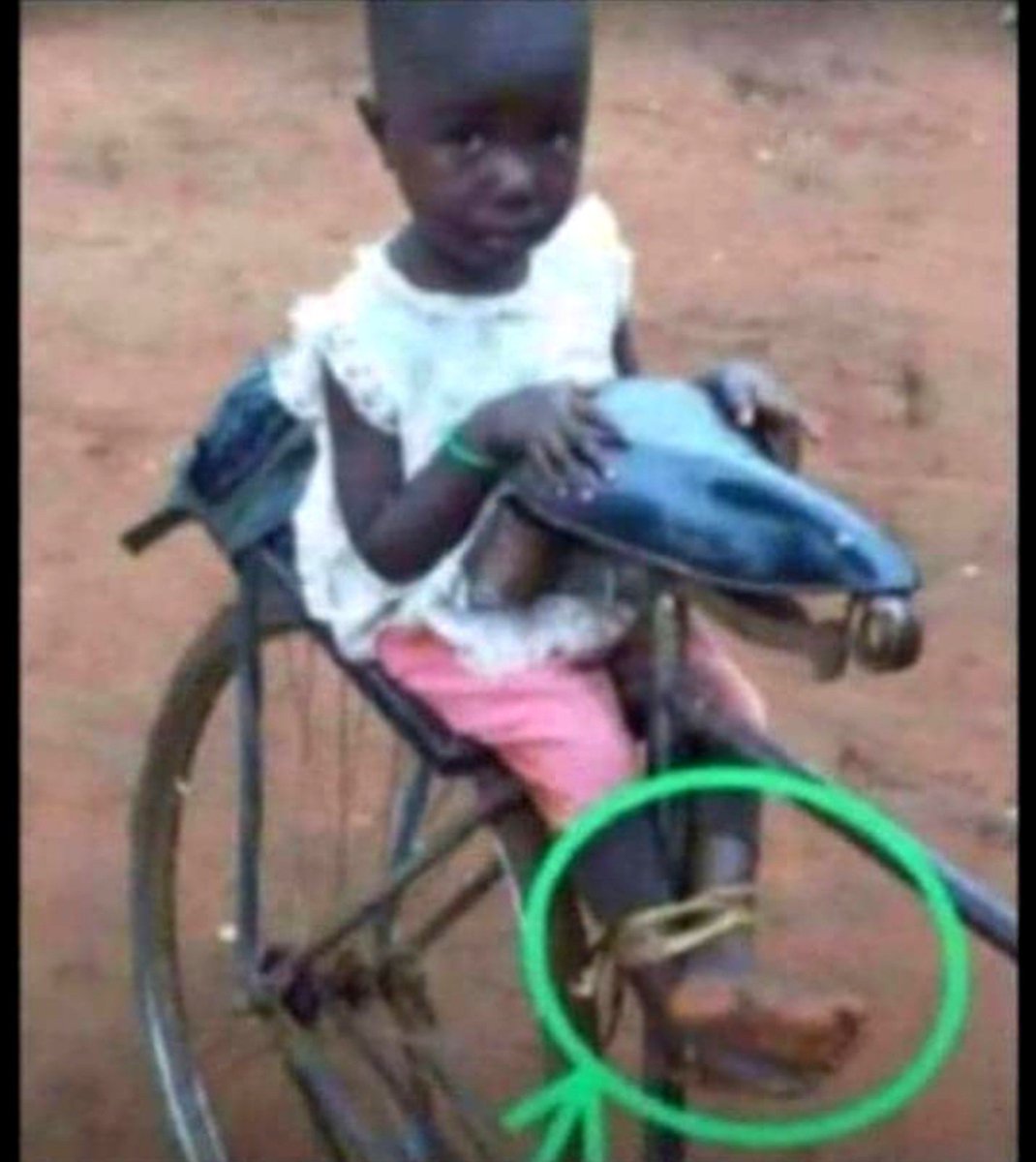 RealChurchhill1's tweet photo. Rich kids think she is being kidnapped kumbe it's a seat belt 😁 https://t.co/X46fxZFU2V
