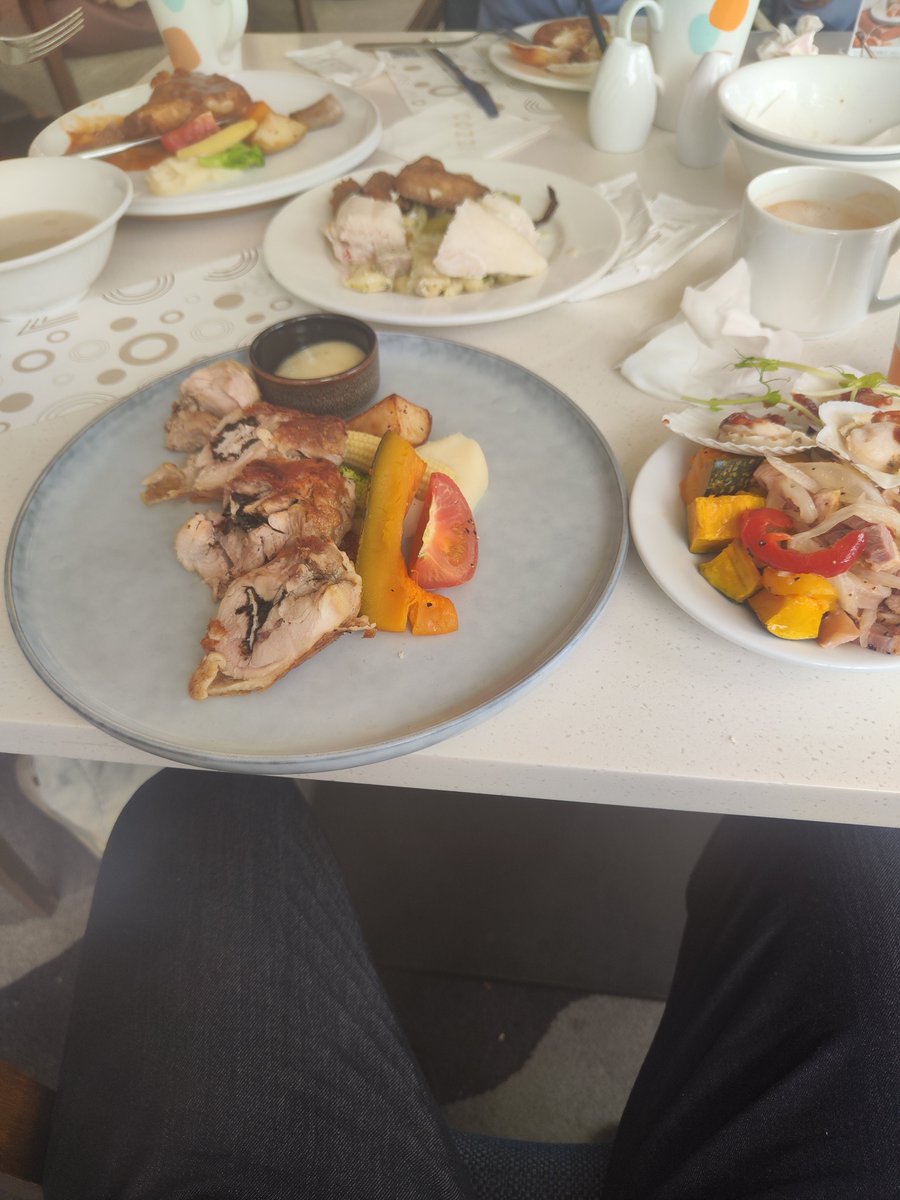 AndrewPan1127's tweet photo. 享受美食吃的飽飽的 https://t.co/LpaY4NWAbs