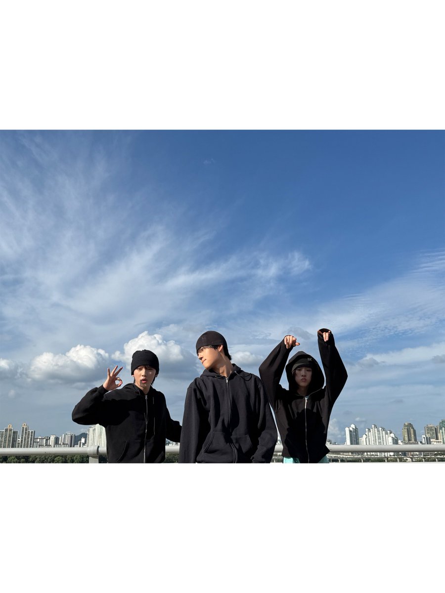 biniezip's tweet photo. [260905] idid.did.idid instagram update with #PARKWONBIN

our kind of fun

#박원빈 #아이딧 #IDID https://t.co/qFW3j08ztt