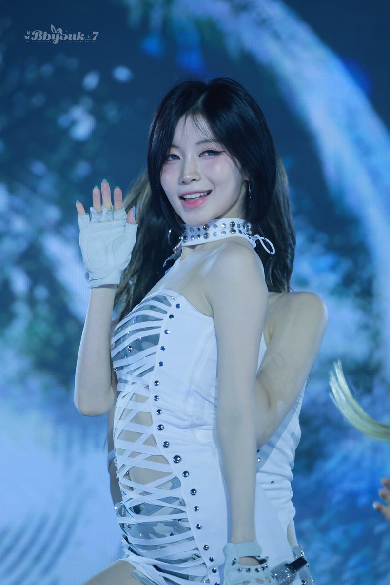 Asahyeonieeeee's tweet photo. 260809🐰

#BABYMONSTER #베이비몬스터 
#아사 #ASA #榎並杏紗 #ENAMIASA https://t.co/DkZuqwtrDI