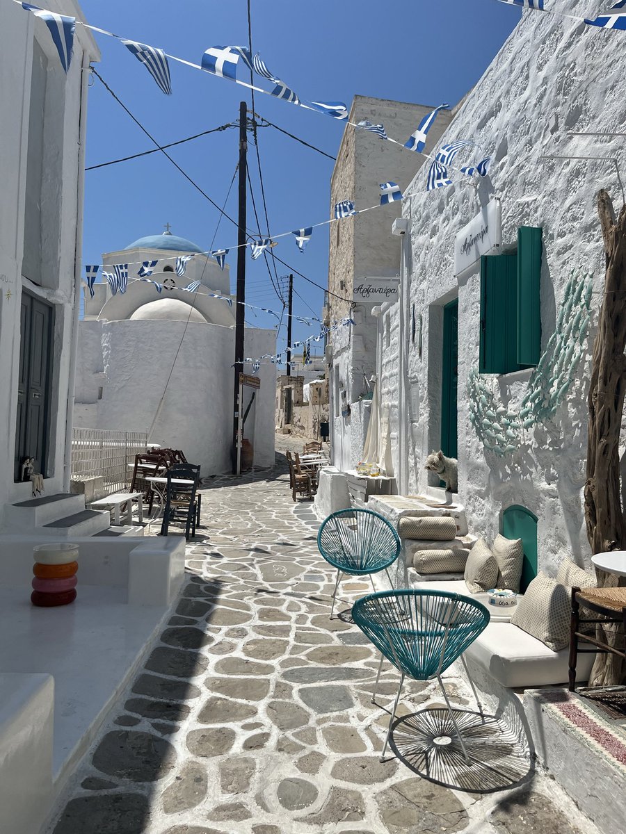ZbigGniat's tweet photo. #Kimolos - a picturesque island where time seems to slow down.
The Archaeological Museum is housed in a traditional residence of the 19th century. It exhibits finds originating from excavations at the ancient site ‘Ellinika’.
👉https://t.co/PBVAbX8geX
#Cyclades #travelling https://t.co/0YY2LWmRvE
