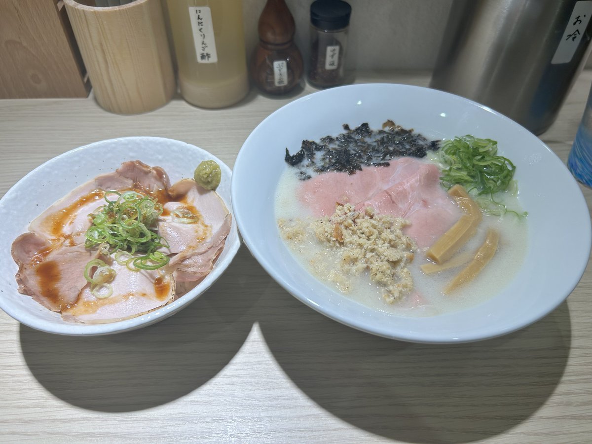 37msz189587's tweet photo. うんまっ🍜鯛が…キテル！
#鯛白湯
#中野坂上 https://t.co/NHXCm4xLNe