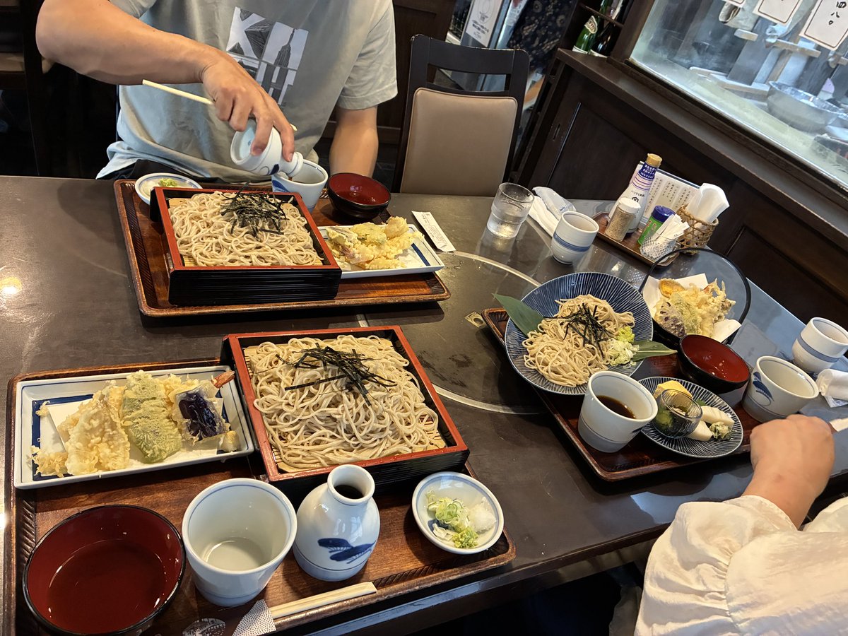 shimadadatteba's tweet photo. 墓参りして蕎麦食べてエンジン降ろし https://t.co/lzPVlR8Dlo