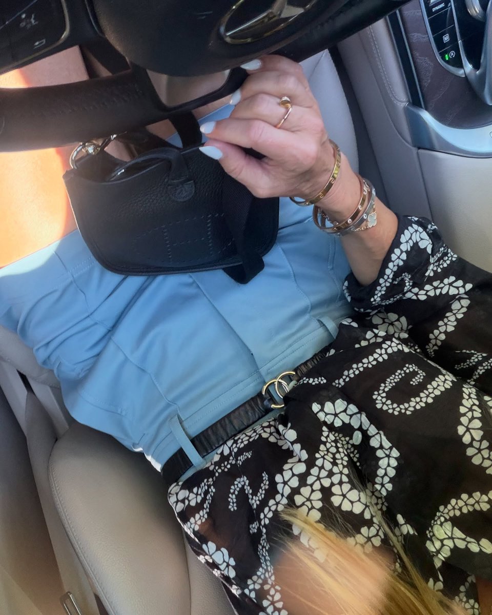 DonaldTorrfws's tweet photo. Chanel kind of day https://t.co/teypwZO7KA