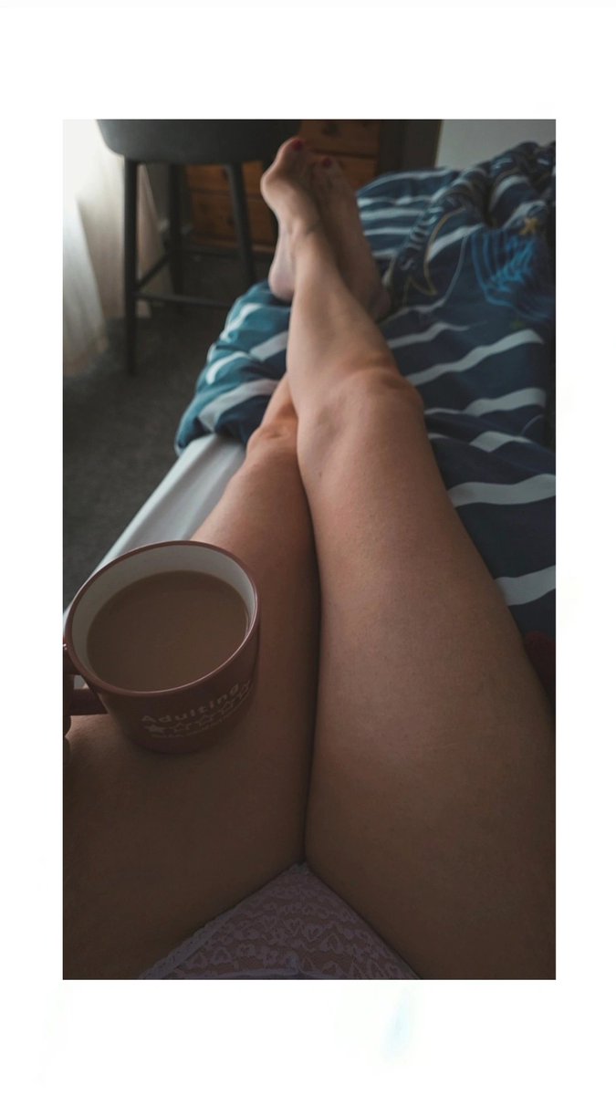 KimberleyLeeXX's tweet photo. Just so you know, mines milk, Two sugars https://t.co/5SLWYeBv5D