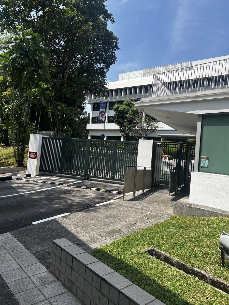 Qvmubn's tweet photo. Went for a walk near the U.S. Embassy in Singapore.
#CherishTheMoment #LiveLifeWell https://t.co/qsEpyRbyBP