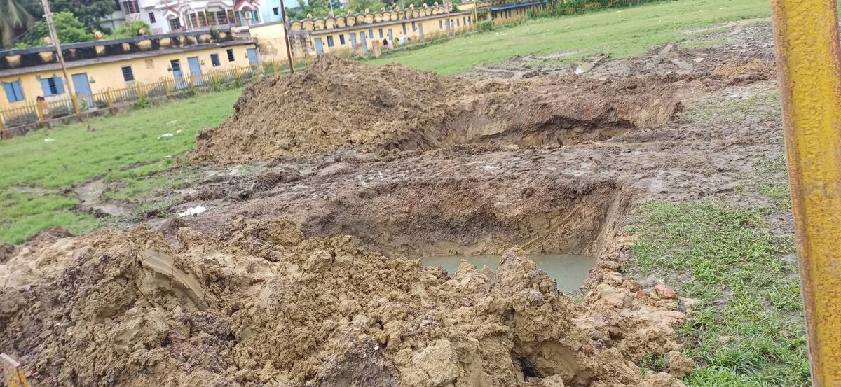 IndBarelyGood's tweet photo. Why destroying Railway Children Park of Rampurhat Station under Eastern Railway? Small children plays. Don't ruin the play field for the sake of development.
@EasternRailway @RailMinIndia @AshwiniVaishnaw @PMOIndia @RailwaySeva @narendramodi https://t.co/OlS4udwciD