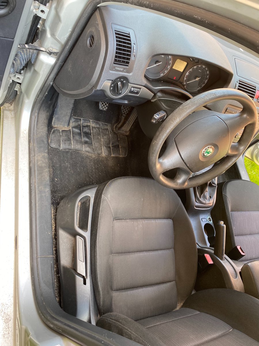 HarrisonDalj1's tweet photo. Škoda Octavia interior cleaning 
+420 774 058 371 https://t.co/HI6JjJy4kZ