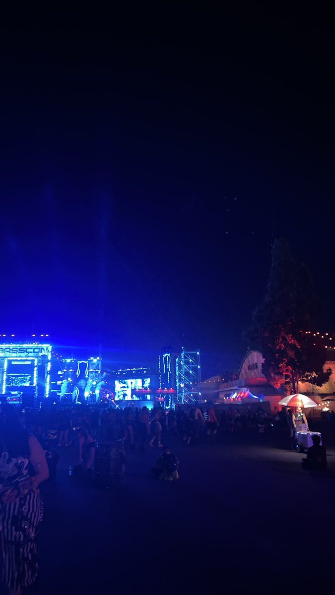 dumbpunk3's tweet photo. wasteland i’m in you🧑🏻‍🍼 https://t.co/1Dti4Adno3
