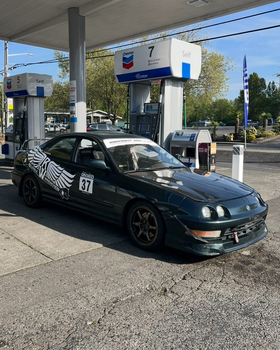 SantaSantaomwbs's tweet photo. I officially have a real race car. Huge shoutout to Reliable Wrenchers for everything they’ve done for me and my cars. Big thanks to Mad Vinyl Works for the livery! https://t.co/tZoCGkFmH5